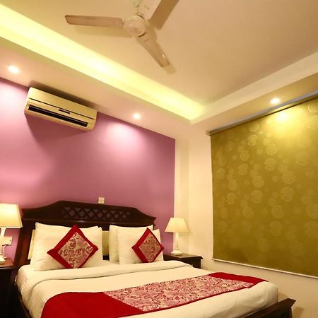 Hotel Ambica Palace Aiims New Delhi - Couple Friendly Local Id Accepted ภายนอก รูปภาพ