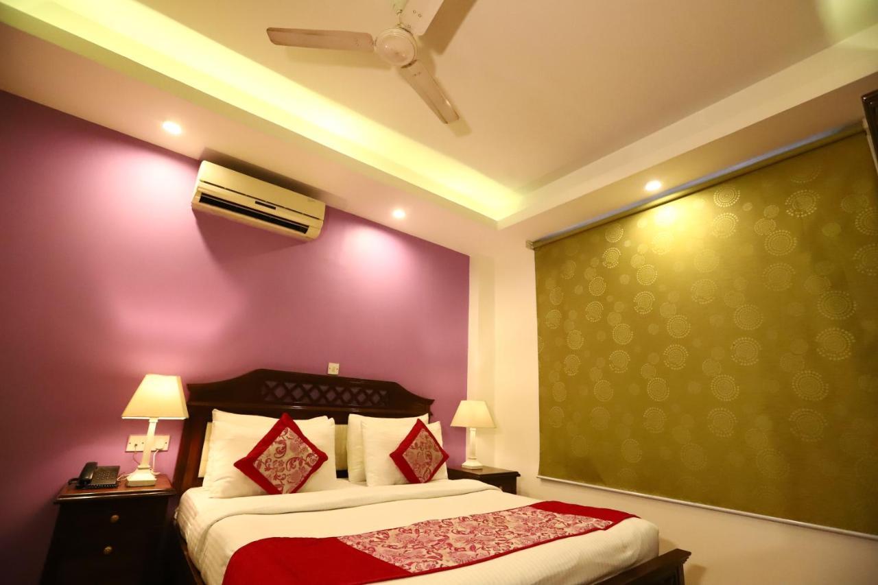 Hotel Ambica Palace Aiims New Delhi - Couple Friendly Local Id Accepted ภายนอก รูปภาพ