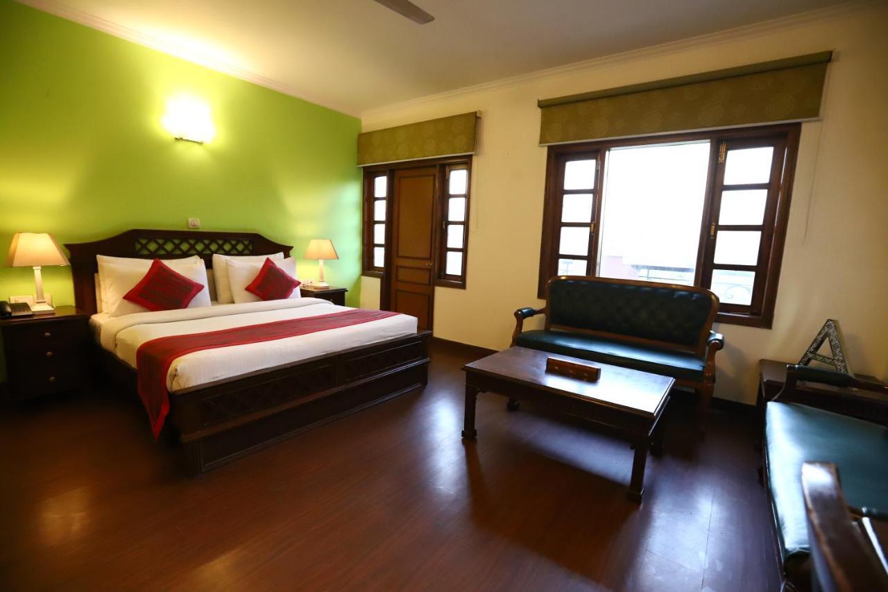 Hotel Ambica Palace Aiims New Delhi - Couple Friendly Local Id Accepted ภายนอก รูปภาพ