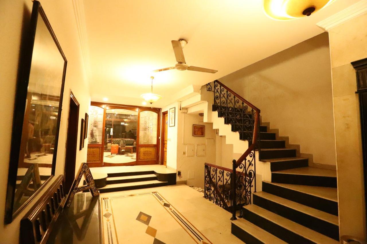 Hotel Ambica Palace Aiims New Delhi - Couple Friendly Local Id Accepted ภายนอก รูปภาพ