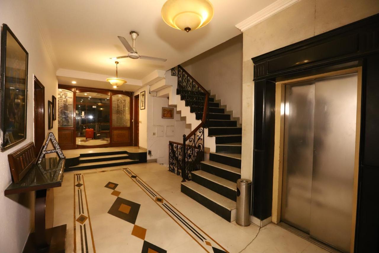 Hotel Ambica Palace Aiims New Delhi - Couple Friendly Local Id Accepted ภายนอก รูปภาพ