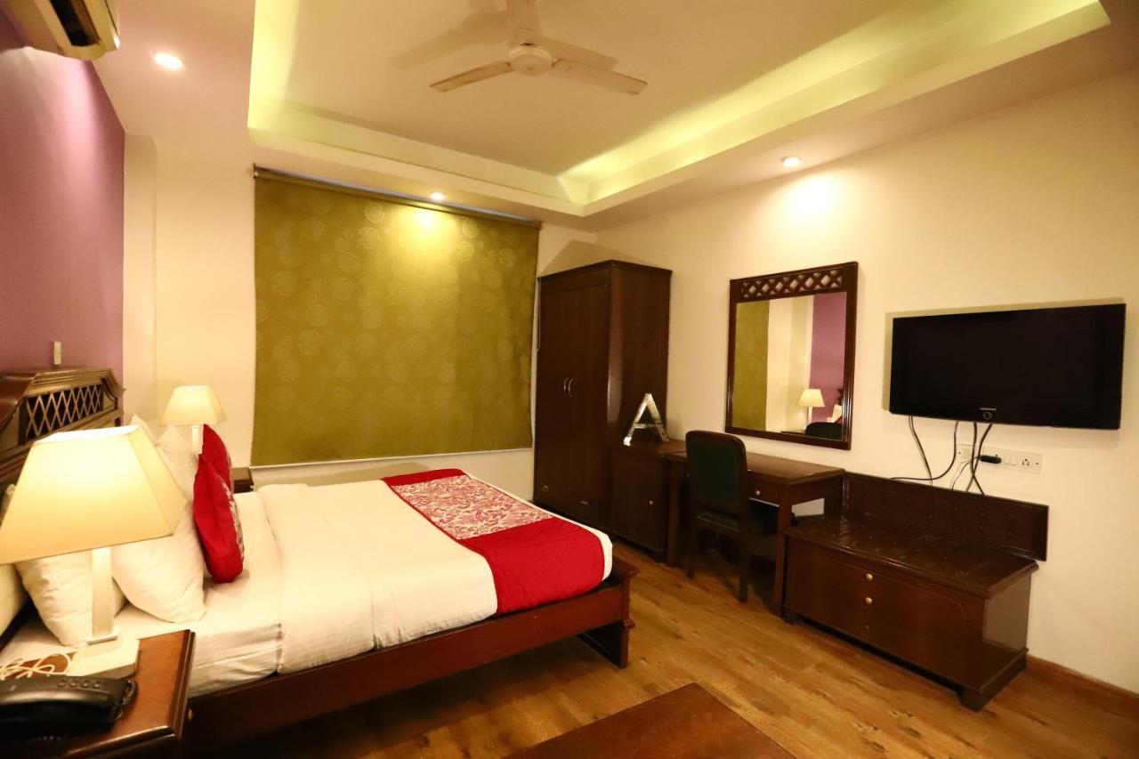 Hotel Ambica Palace Aiims New Delhi - Couple Friendly Local Id Accepted ภายนอก รูปภาพ