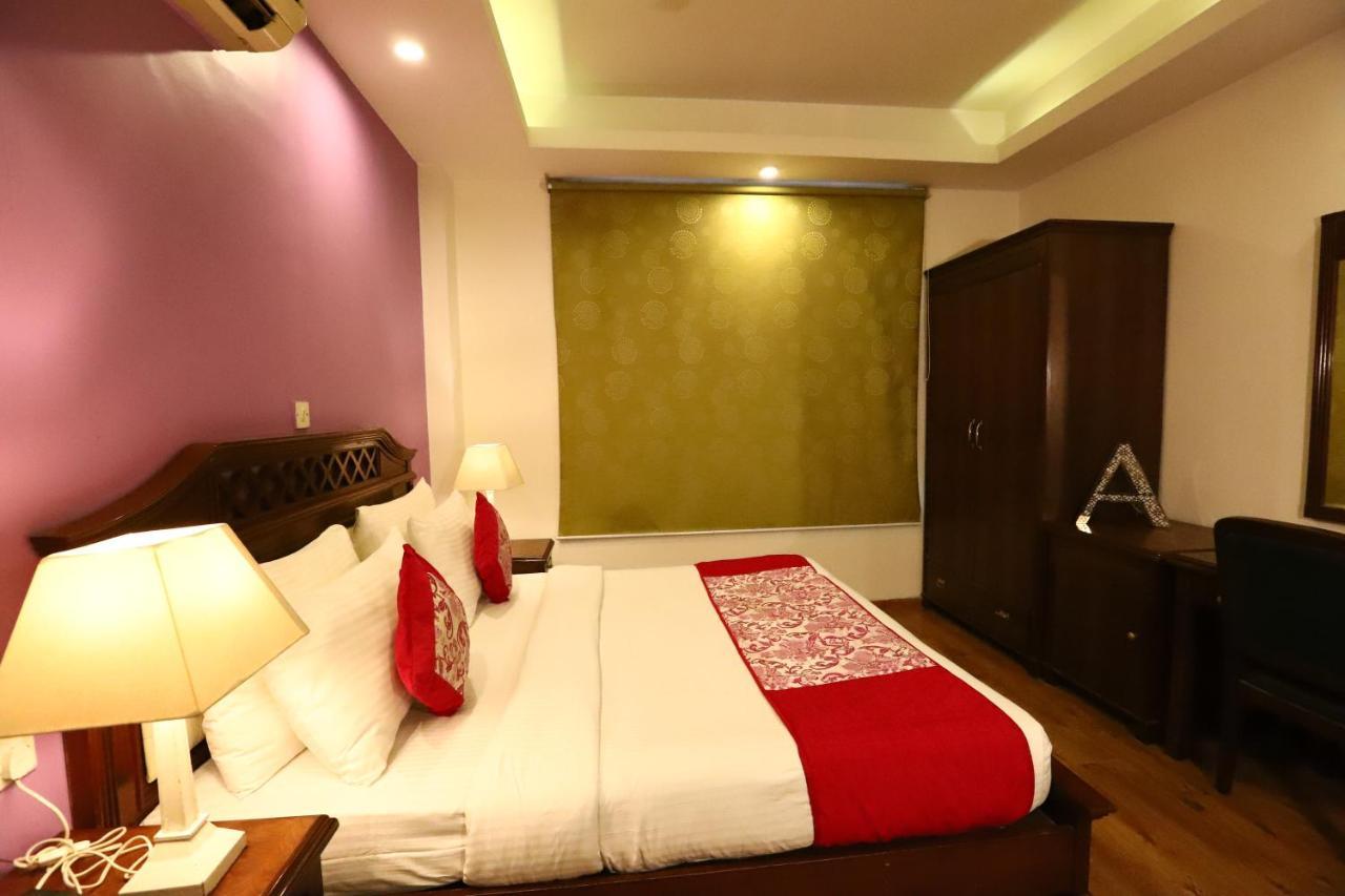 Hotel Ambica Palace Aiims New Delhi - Couple Friendly Local Id Accepted ภายนอก รูปภาพ