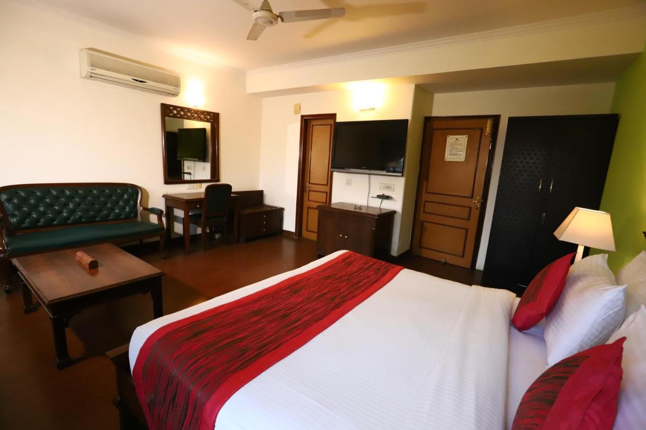 Hotel Ambica Palace Aiims New Delhi - Couple Friendly Local Id Accepted ภายนอก รูปภาพ