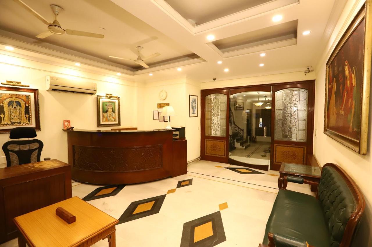 Hotel Ambica Palace Aiims New Delhi - Couple Friendly Local Id Accepted ภายนอก รูปภาพ