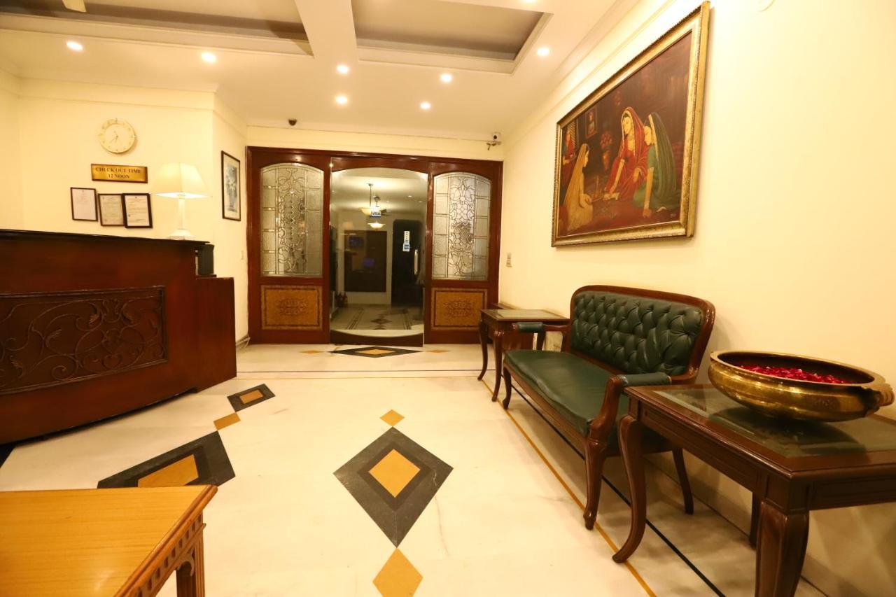 Hotel Ambica Palace Aiims New Delhi - Couple Friendly Local Id Accepted ภายนอก รูปภาพ
