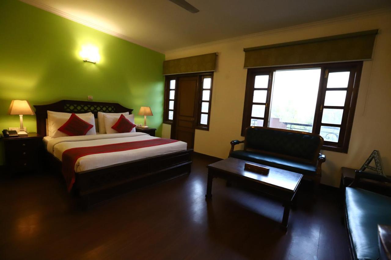 Hotel Ambica Palace Aiims New Delhi - Couple Friendly Local Id Accepted ภายนอก รูปภาพ